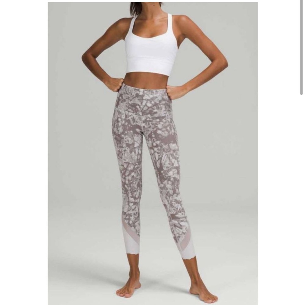 Lululemon Wunder Under Scallop Edge Leggings